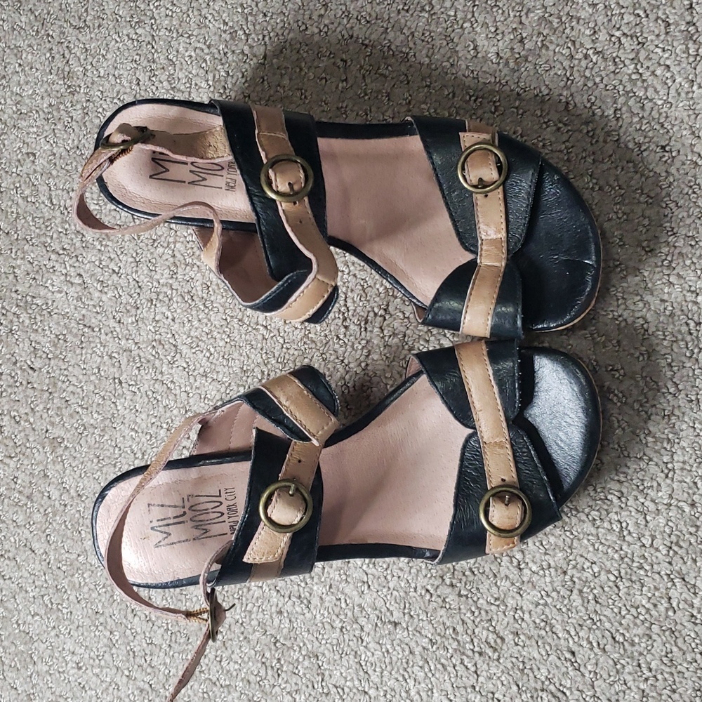 Miz mooz black+tan cork leather sandals 6